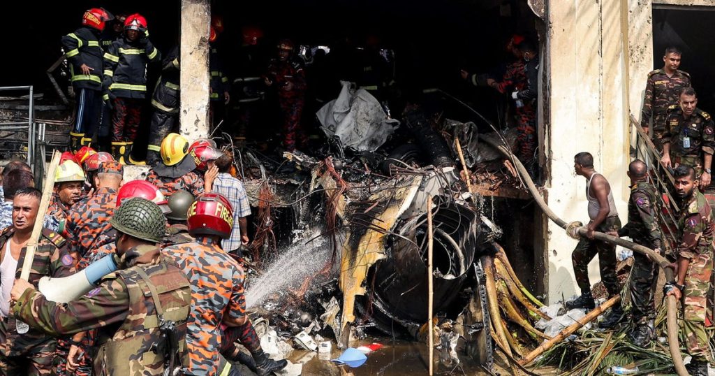 bangladesh-plane-crash-2225399005.jpg