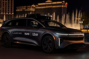uber-lucid-robotaxi-reveal.jpg