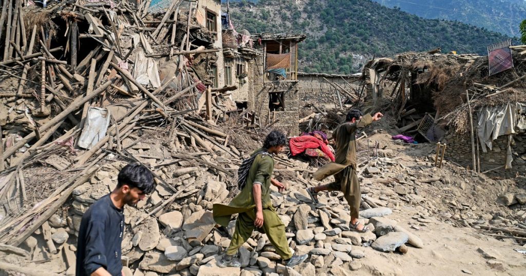 afghanistan-earthquake-2232715278.jpg