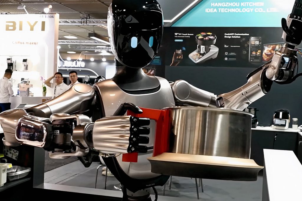 ant-group-robbyant-r1-humanoid-robot.jpg
