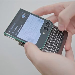 marcin-plaza-homemade-diy-smartphone.jpg